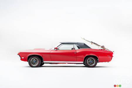 1969 Mercury Cougar XR7, profile